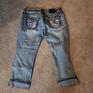 Miss me distressed capri .